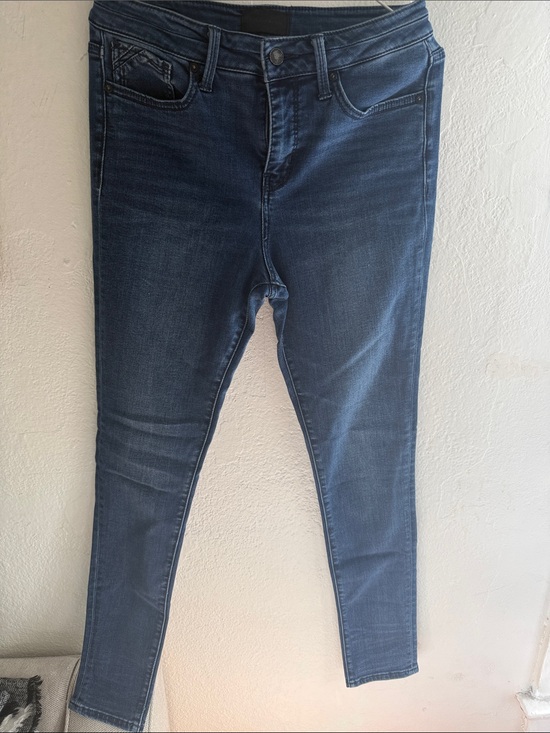 Buckle Denim - Women’s High rise Buckle Black curvy skinny Jeans 29x32